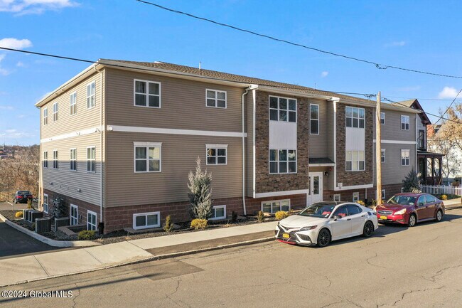 Photo - 1311 Broadway-