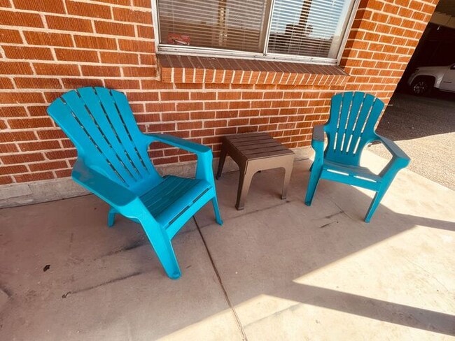 Photo - ***MOVE-IN SPECIAL*** Fully Remodeled 2 Be...