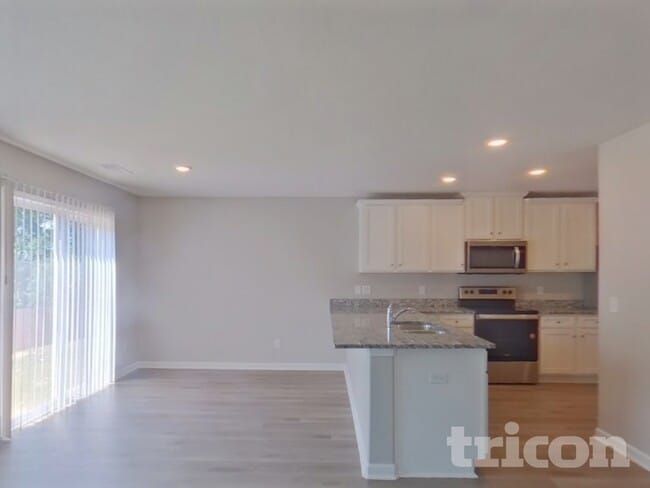 Photo - 2124 Southlea Dr