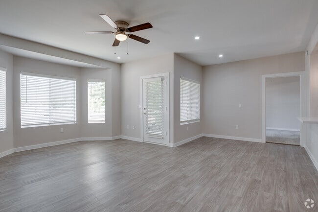 2BR, 2BA - 1,167SF