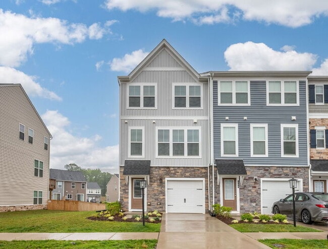 Building Photo - Spacious 3 Bedroom Townhome in Glen Allen - $2,650/mo