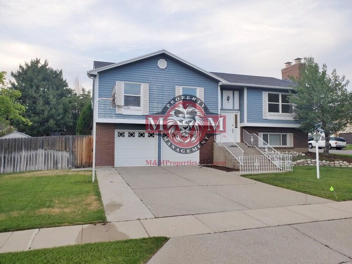 Remodeled 4 Bd 3 Ba Sandy Home - Remodeled 4 Bd 3 Ba Sandy Home