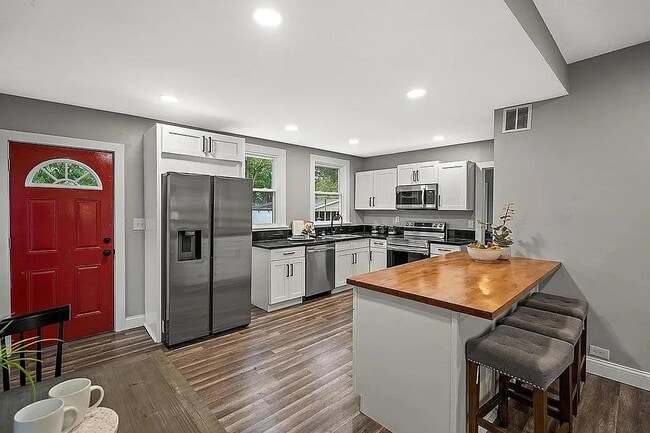 Photo - 5811 Bramble Ave