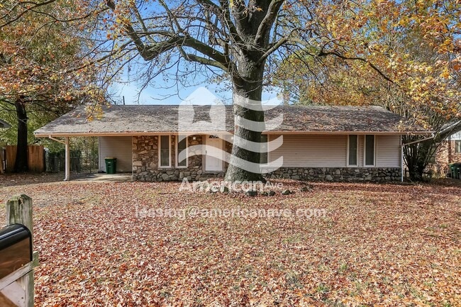 Building Photo - 12 Deerfield Dr