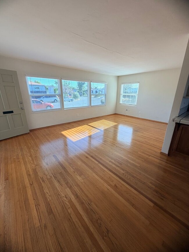 Photo - Lovely 2 bedroom with attached Garage