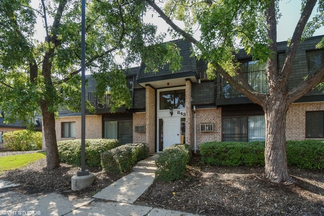 Building Photo - 843 Westmoreland Dr Unit 10 Rental