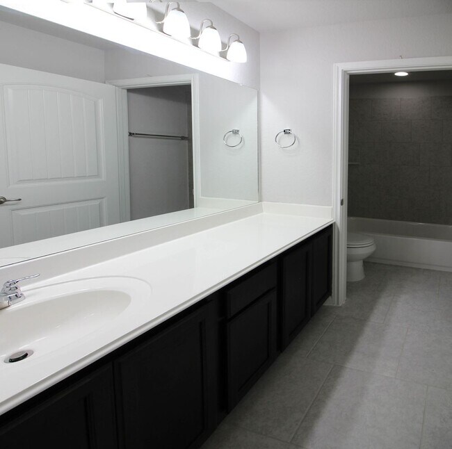 Photo - Immaculate home for lease