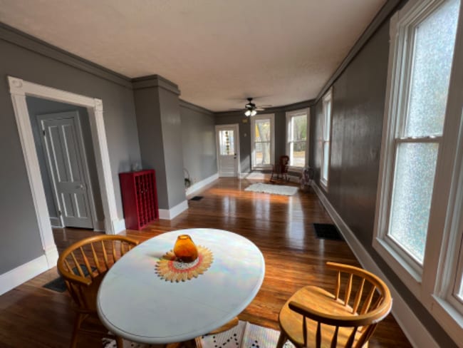 Photo - 705 N Linden St