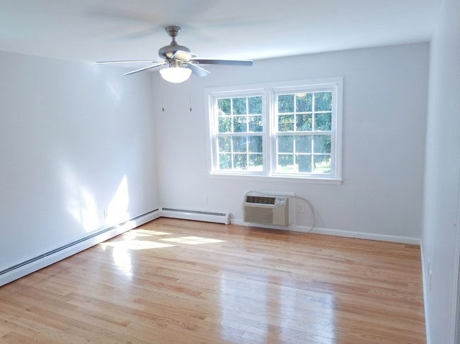 Livingroom - 19 Old Allamuchy Rd Unit 1 Bedroom