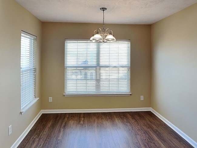 Photo - 4005 Strata Dr