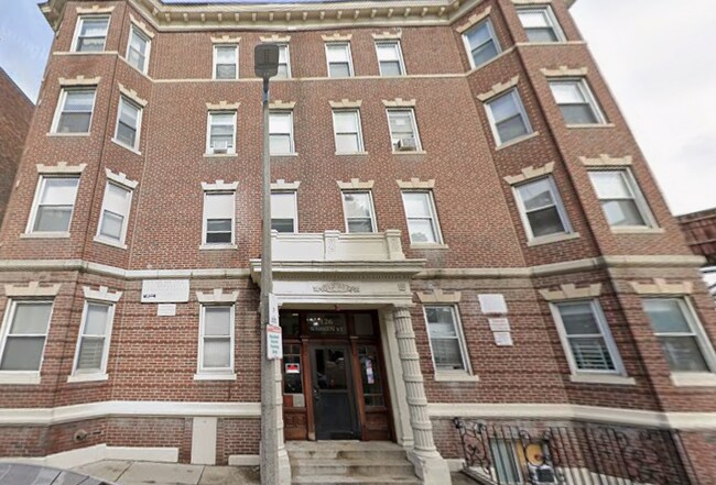 Photo - 126 Warren St