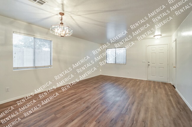 Photo - 40336 N PRZEWALSKI St