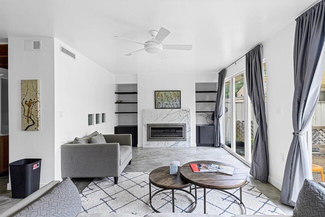 Photo - 5878 Valley Forge Dr Unidad 149