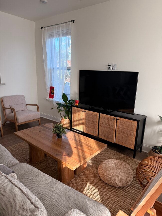 Photo - 338 Simeon Dr