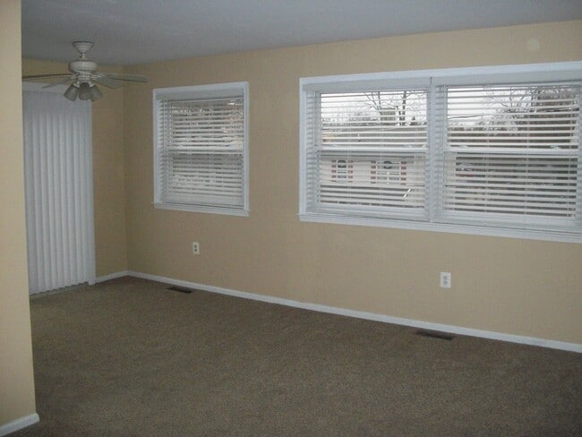 Living Room - 22 E 6th St Unit D