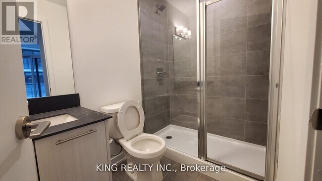 Photo - 871 Sheppard Ave W