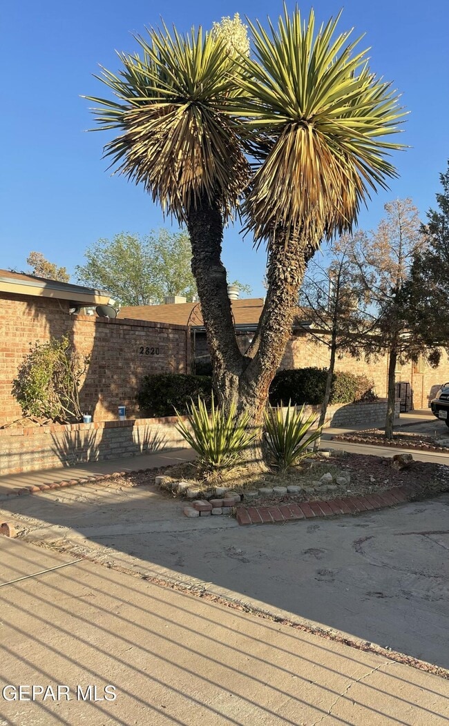 Photo - 2820 E Glen Dr