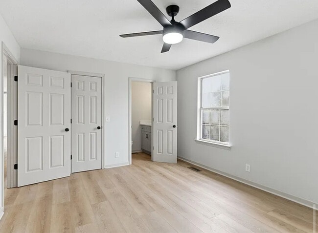 Building Photo - 8124 Chimney Bluff St