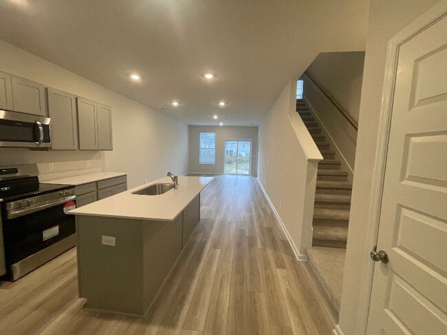 Photo - 1720 Manuka Ln