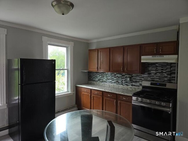 274 Orange St Unit 2nd floor