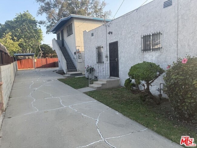 Building Photo - 1138 W 109th Pl Rental