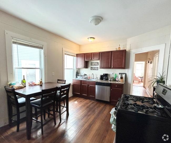 Building Photo - 74 Romsey St Unit 2 Rental