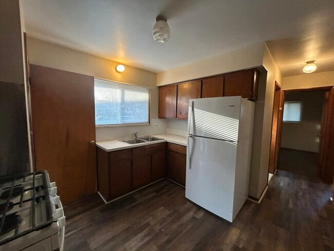 Photo - 1868 Hamilton Ave