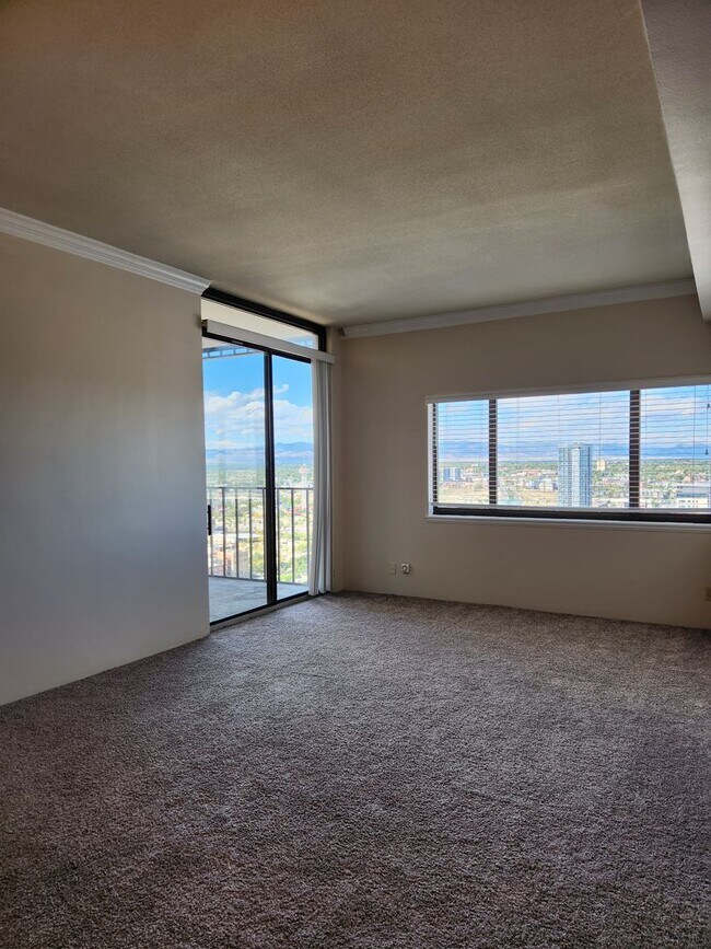 Photo - Condo in the heart of Downtown with Views! Parking Space!