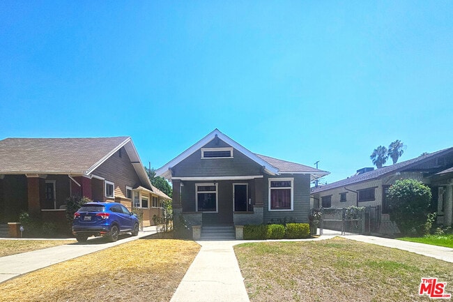 Photo - 648 Heliotrope Dr