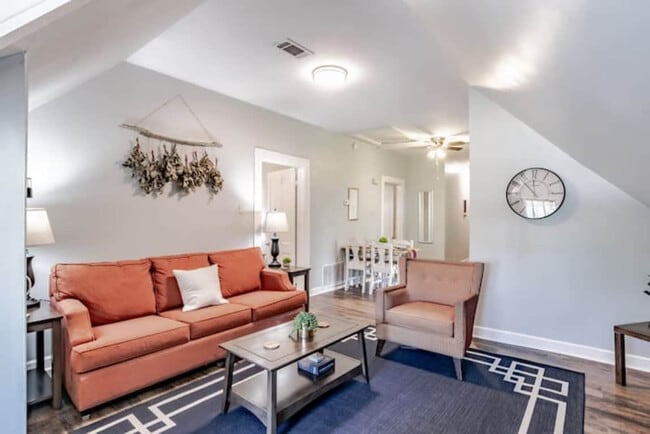 Photo - 57 N Ann St Unidad ID1043453P