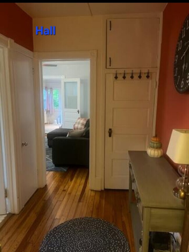 Photo - 160 Lismore Ave Unit 2