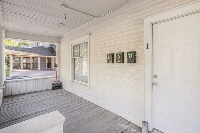 Photo - Charming 1-Bed/1-Bath Apartment – Newly Renovated Unit 429 Davis #1