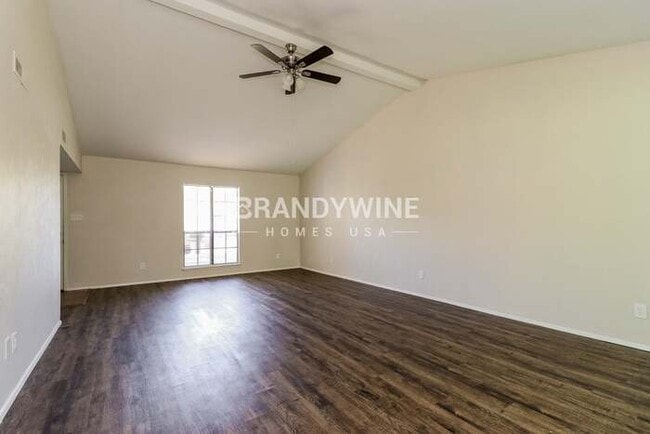 Photo - 802 Edgemont Dr
