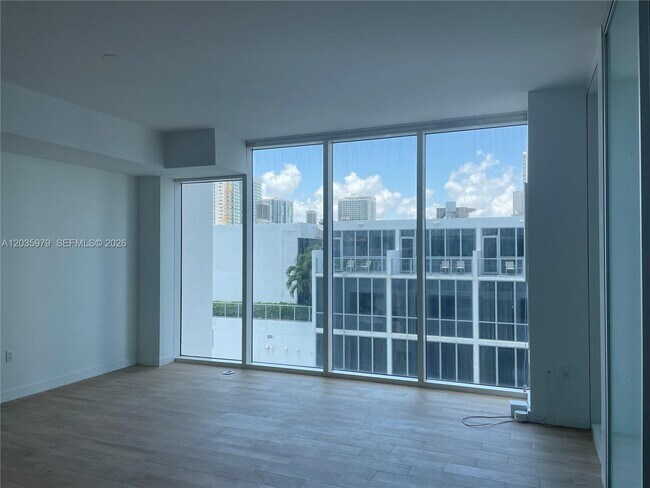 Photo - 1040 Biscayne Blvd Unidad 1105
