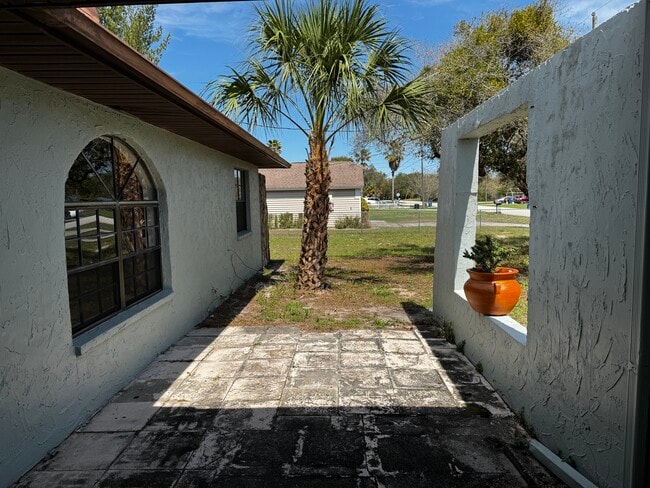 Photo - 1065 Altoona Ave