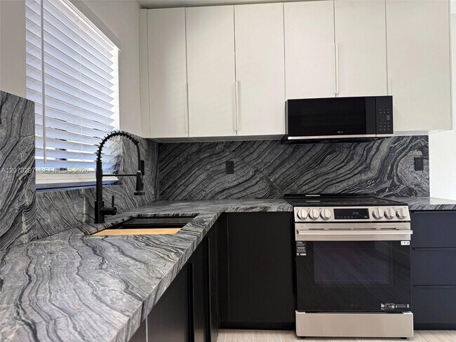 224 Hispanola Rd Unit 224