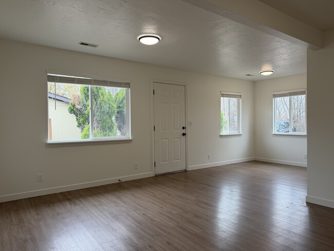 Photo - 416 Jasper Ave