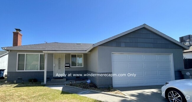 Building Photo - Modern 3 Bdrm 2 Full Bath Home with Den – ...