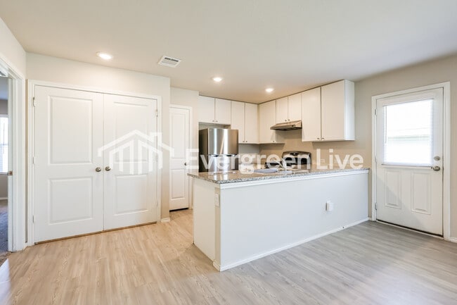 Photo - 6419 Pickaxe Way