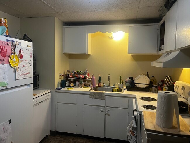 Photo - 1731 Highland Apartment Unit 9