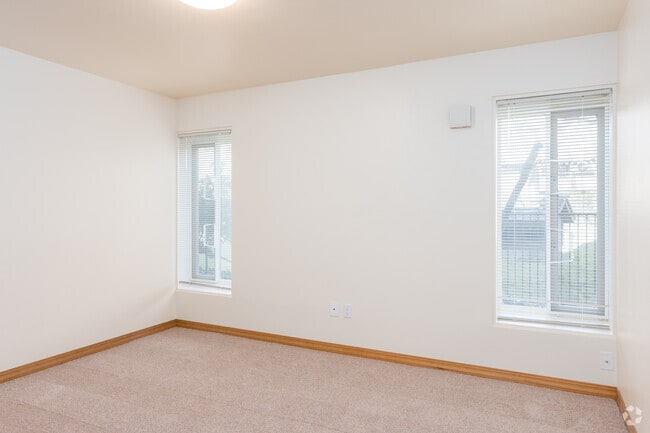 1BD, 1BA - 694-730SF - Executive Estates
