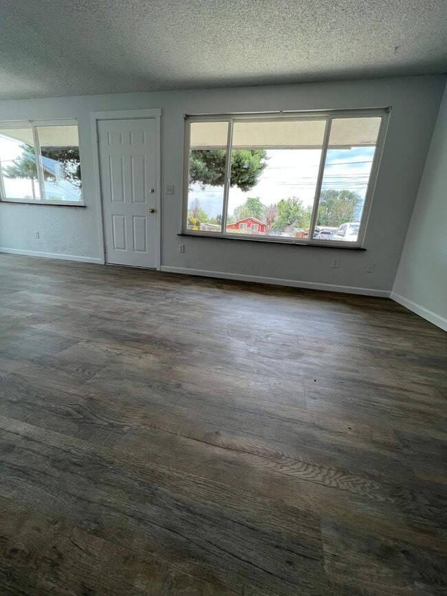 c3307 - c3307 Apartment Unit B