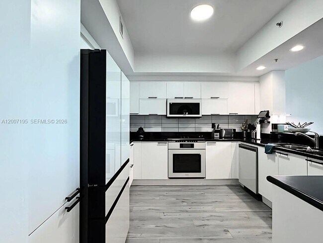 Photo - 14951 Royal Oaks Ln Unit 1708