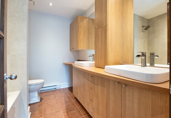 Main bathroom - 115 Rue Saint-Augustin Unit Condo