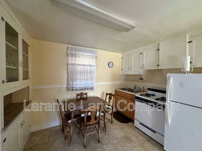 Photo - 154 1/2 North Hodgeman Street