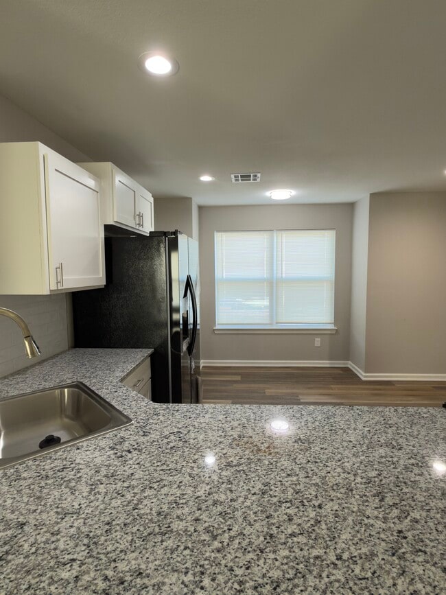 Building Photo - 409 Washington Ave