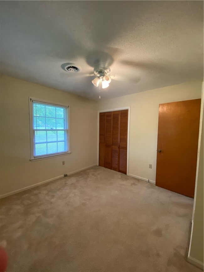 1424 E Calhoun St