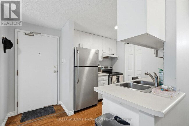 Photo - 30 Bridge St W Unité 205