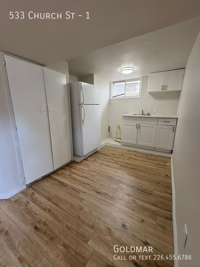 Photo - 533 Church St