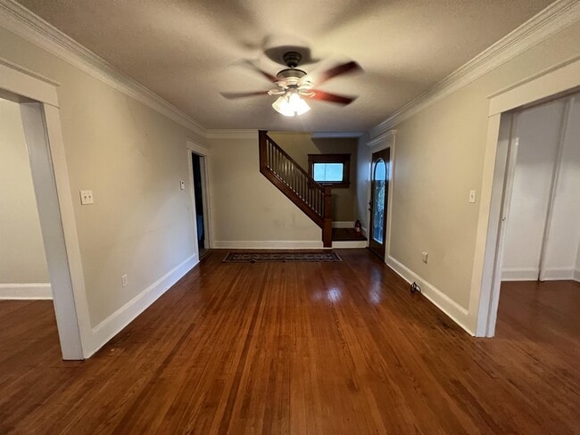 Photo - 519 School St